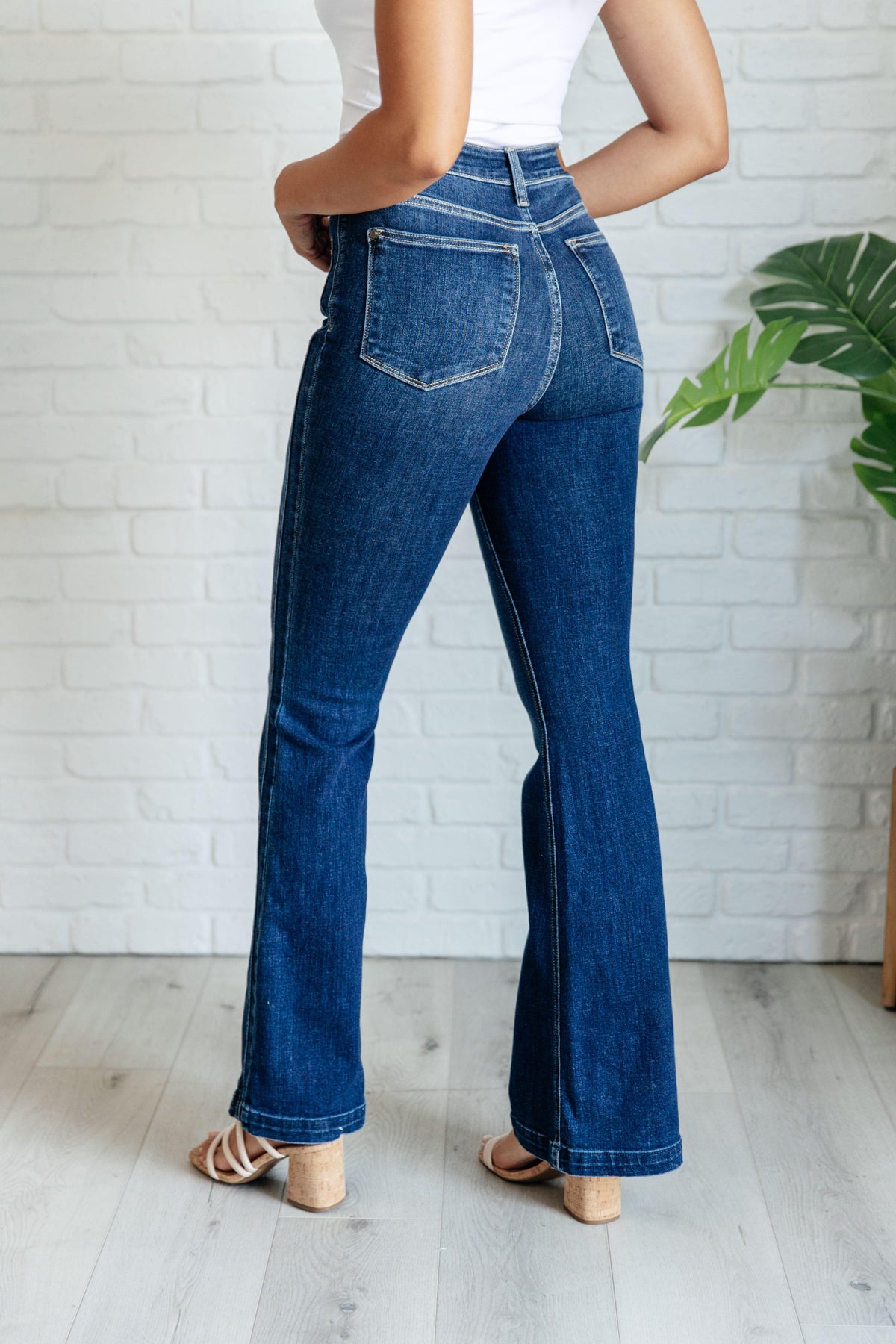 Judy Blue | Mavis High Rise Side Seam Detail Flare Jeans