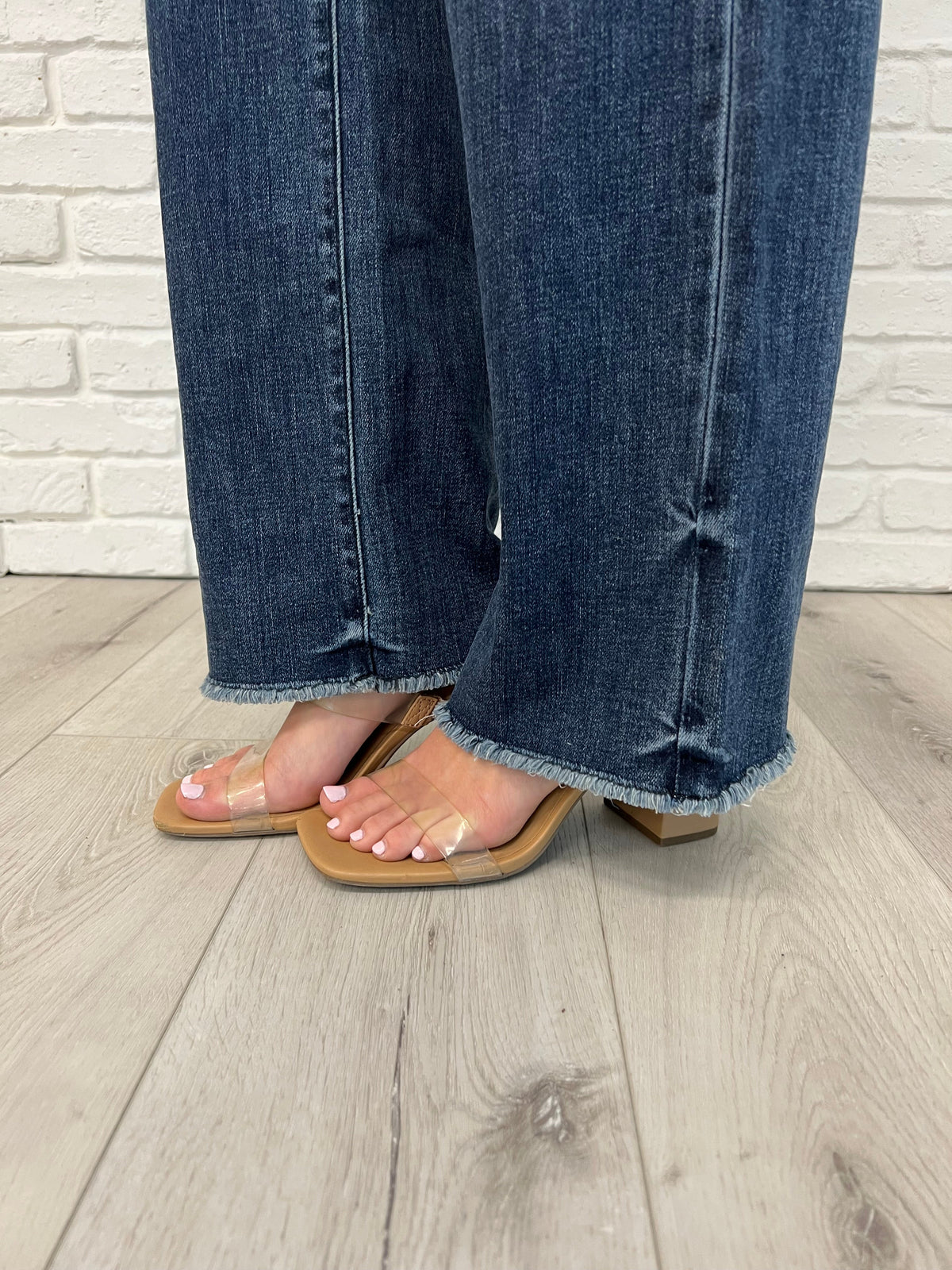 Judy Blue | Addie Mid Rise Vintage Wash Wide Leg Jeans