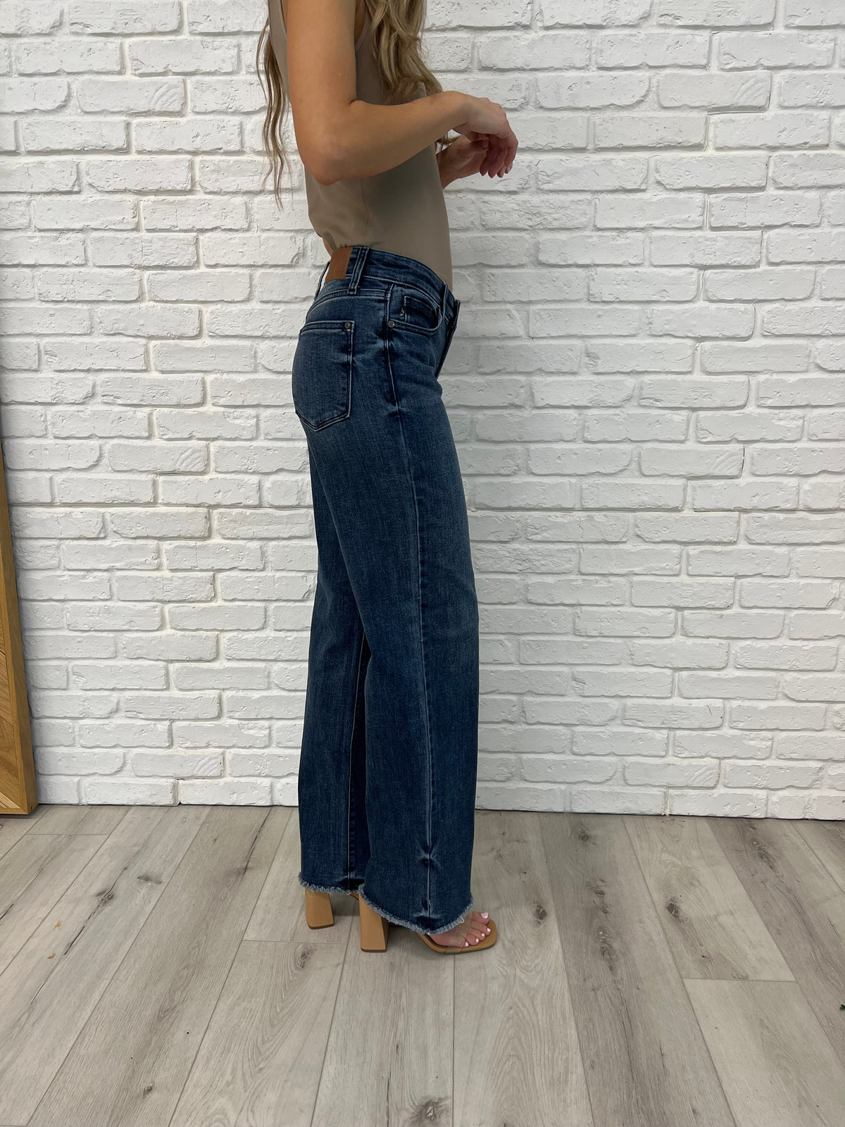 Judy Blue | Addie Mid Rise Vintage Wash Wide Leg Jeans