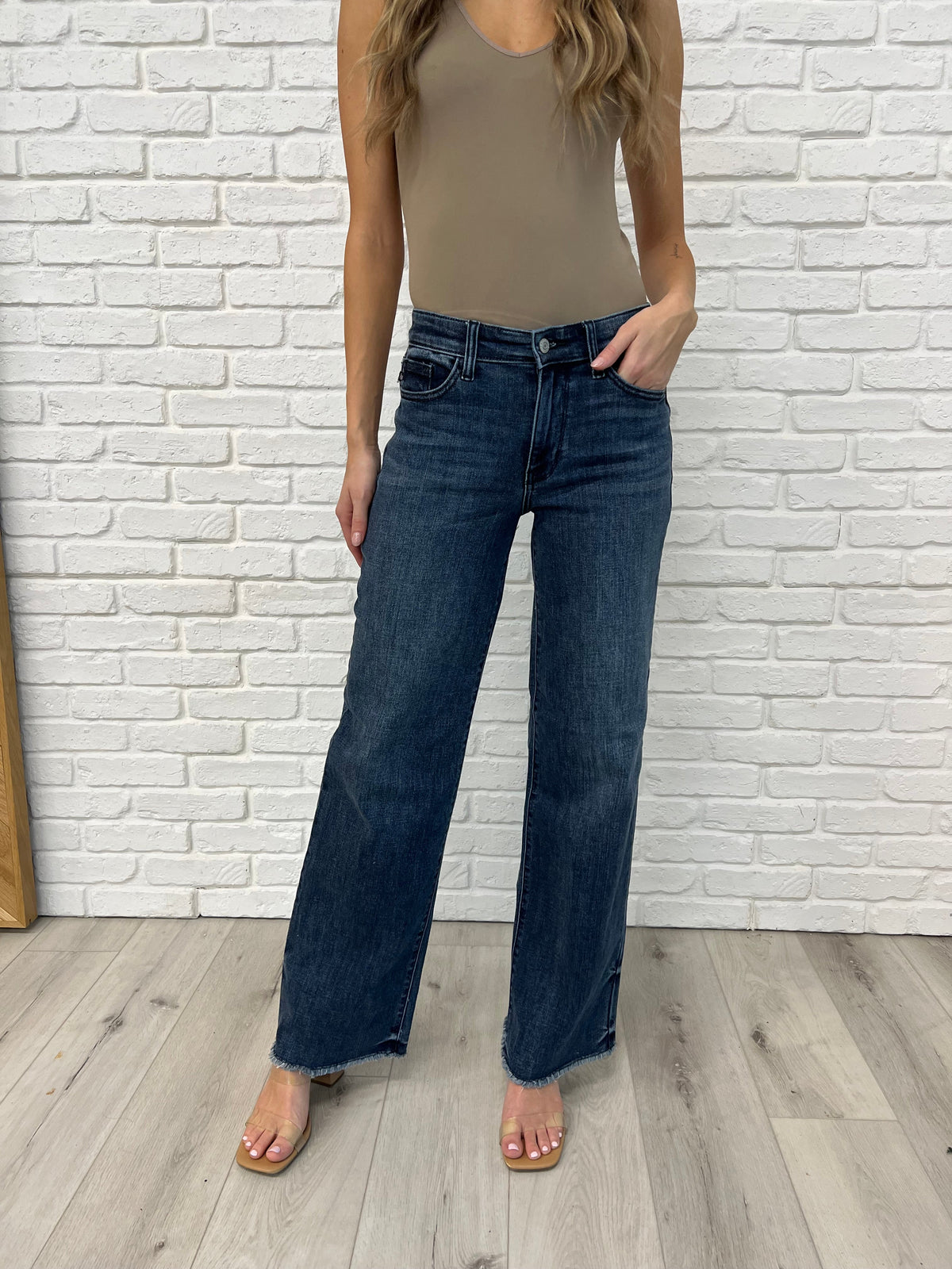 Judy Blue | Addie Mid Rise Vintage Wash Wide Leg Jeans