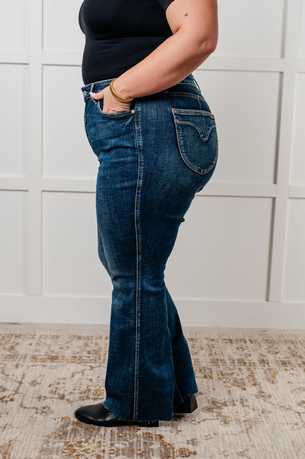 Judy Blue | Edna High Rise Control Top Shield Pocket Flare Jeans