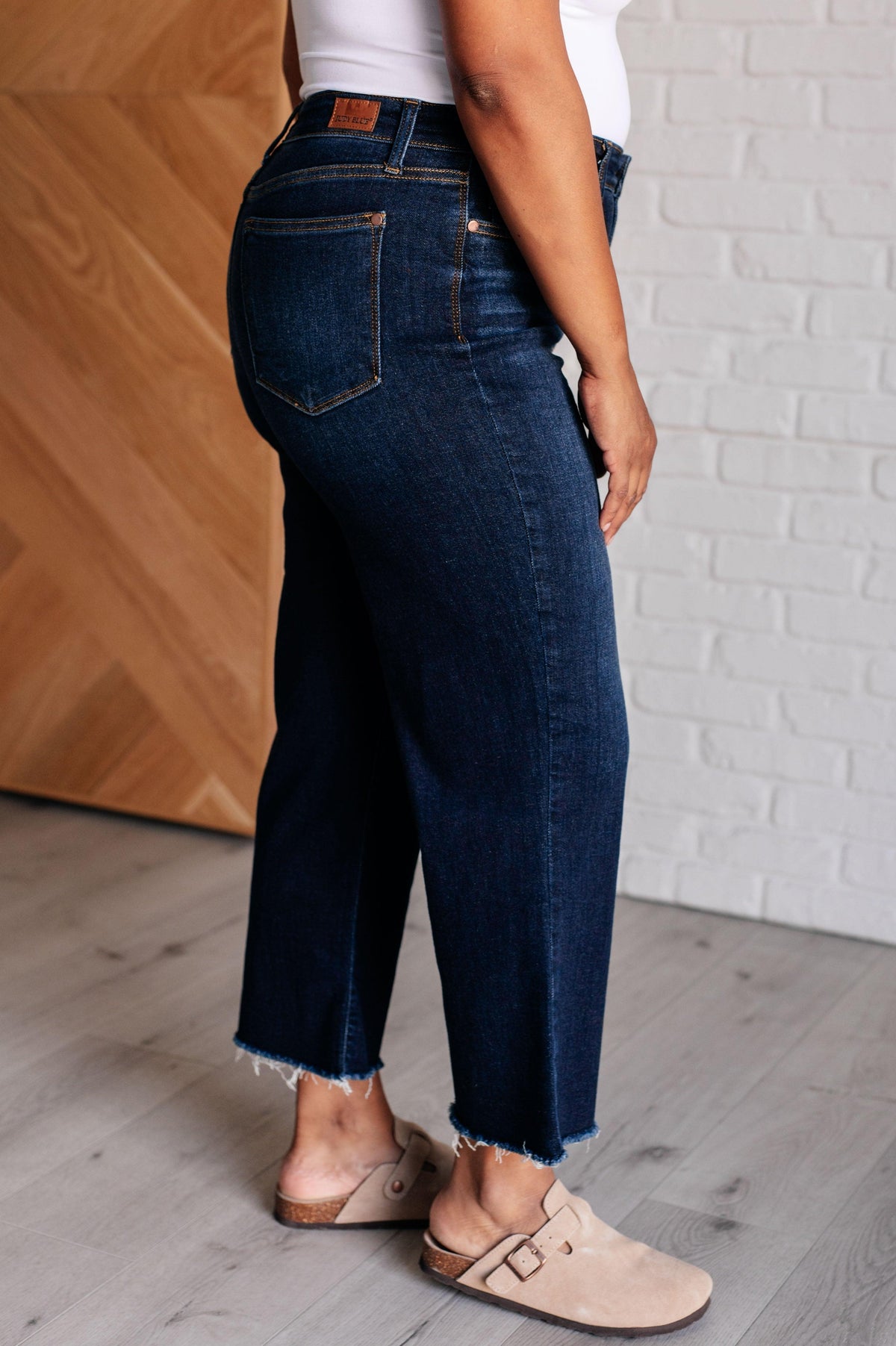 Judy Blue | Madeline High Rise Cropped Wide Leg Jeans