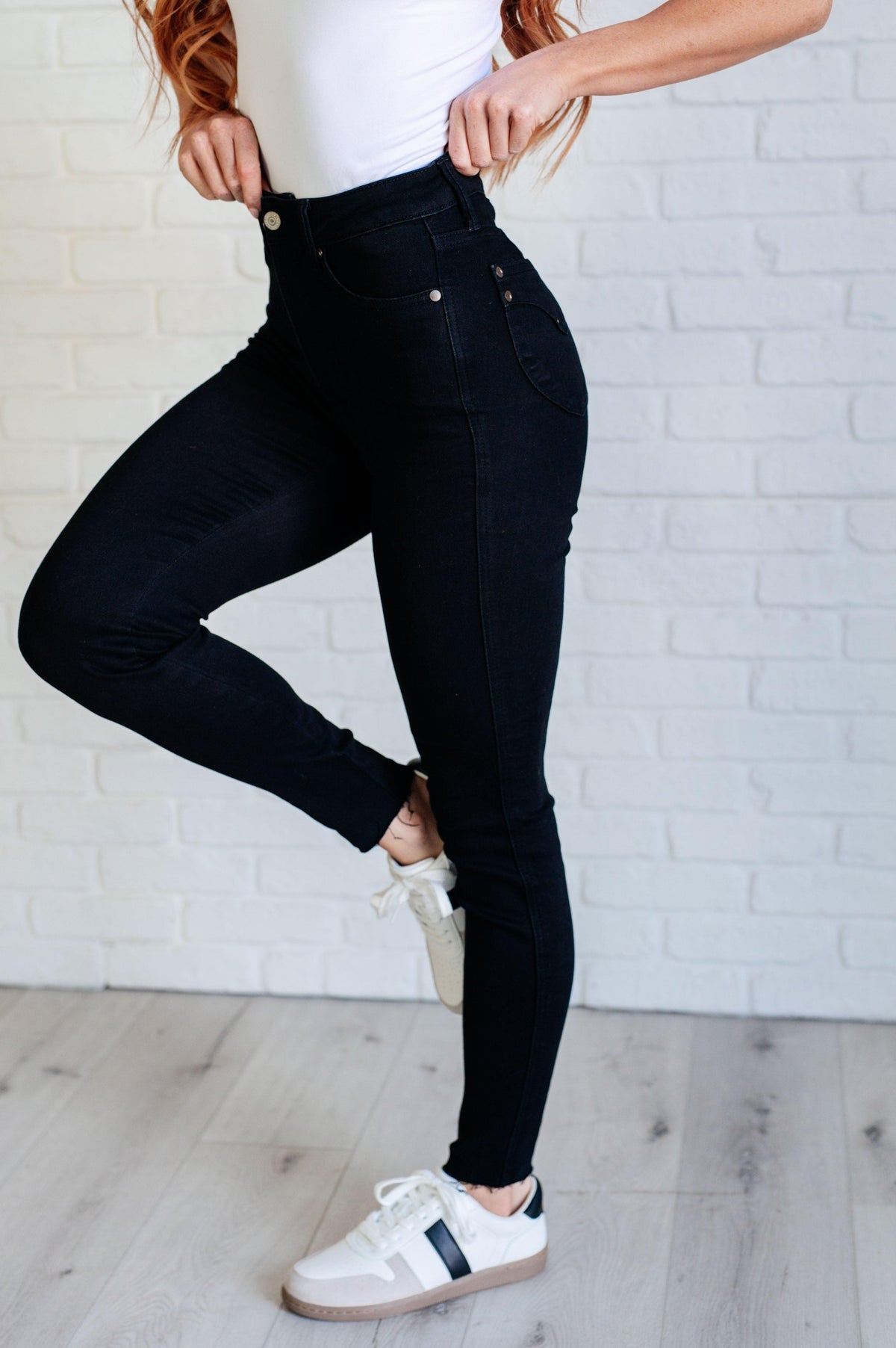 Judy Blue | Nicole Tummy Control Skinny Jeans in Black