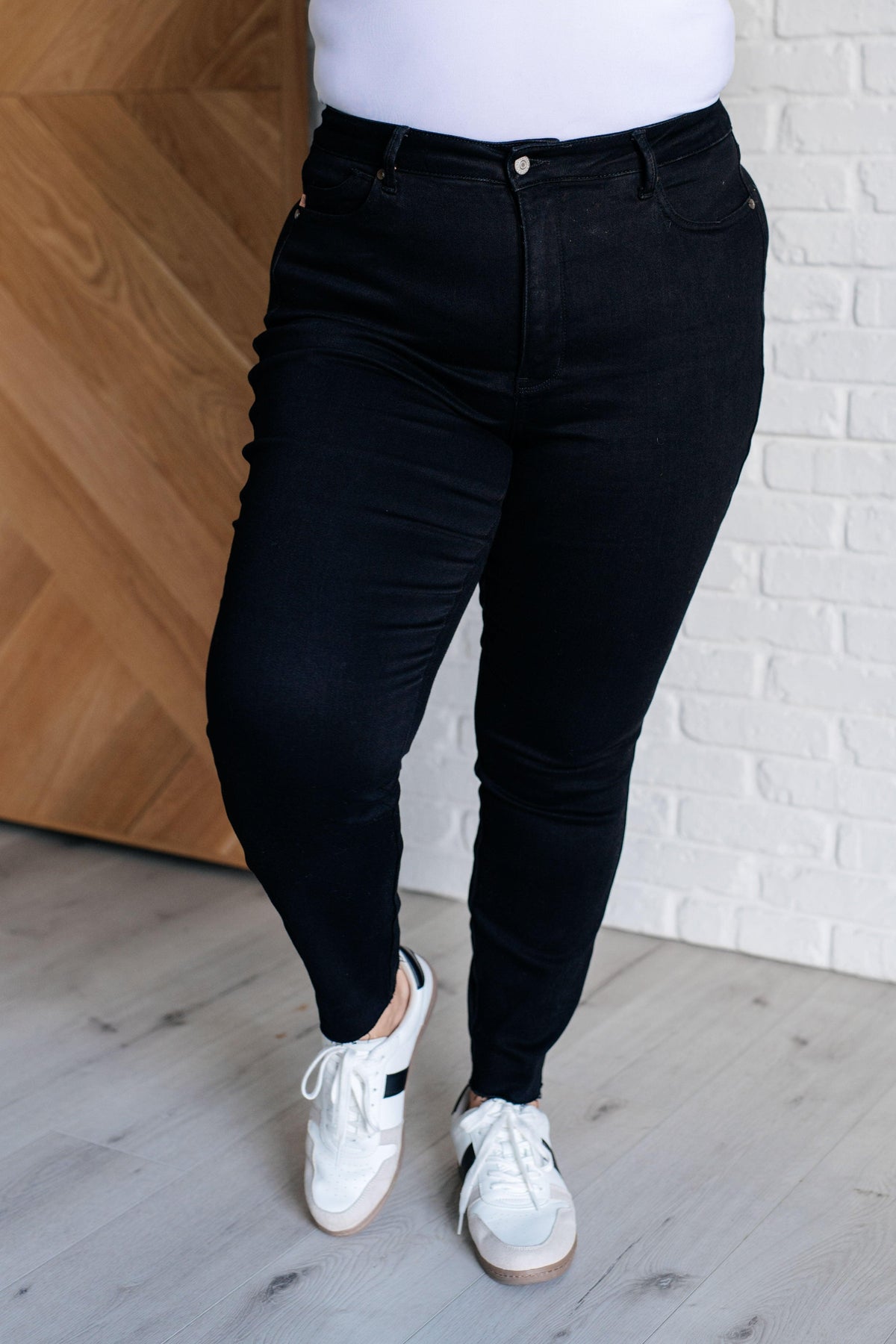 Judy Blue | Nicole Tummy Control Skinny Jeans in Black