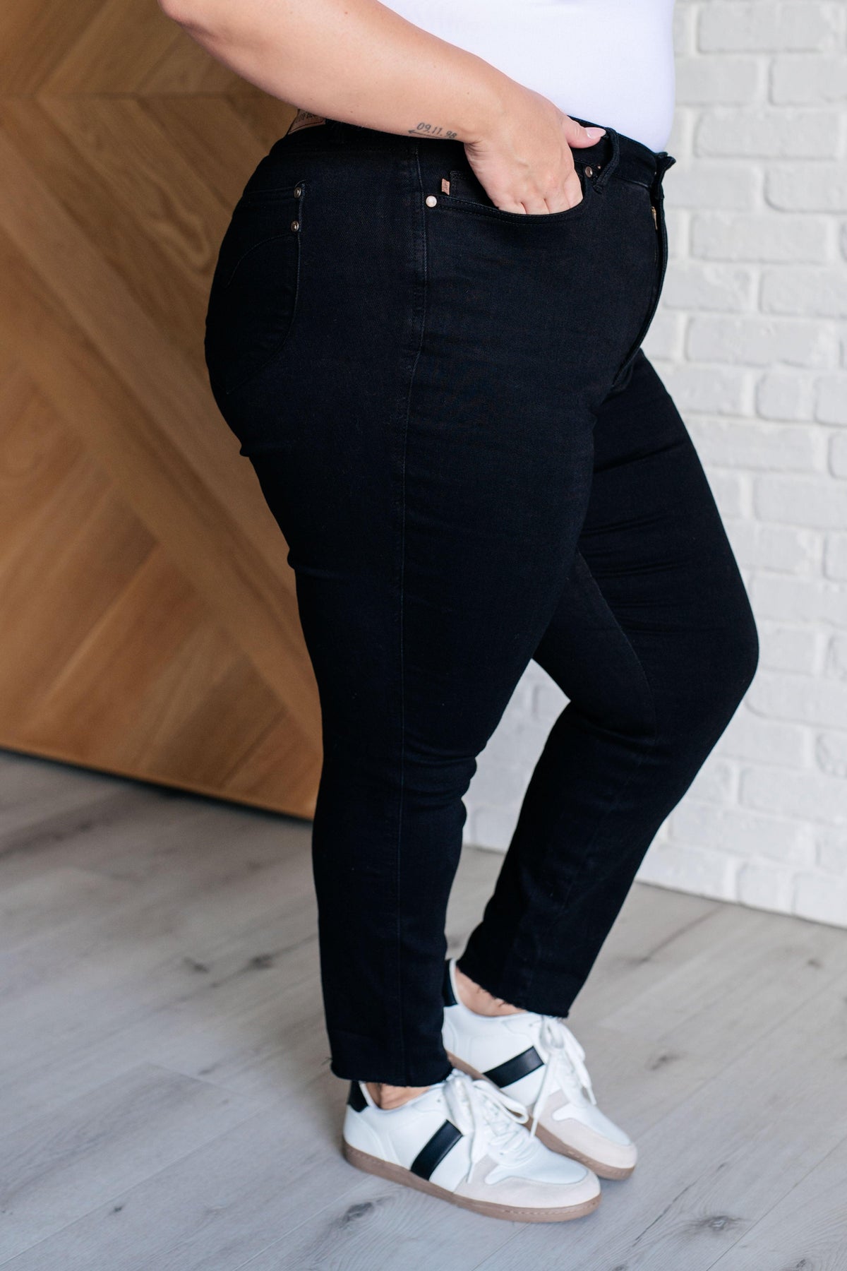 Judy Blue | Nicole Tummy Control Skinny Jeans in Black