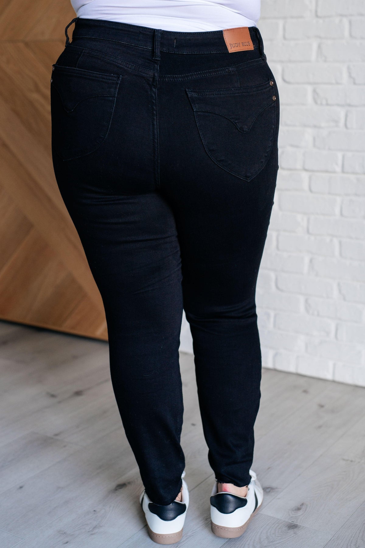 Judy Blue | Nicole Tummy Control Skinny Jeans in Black