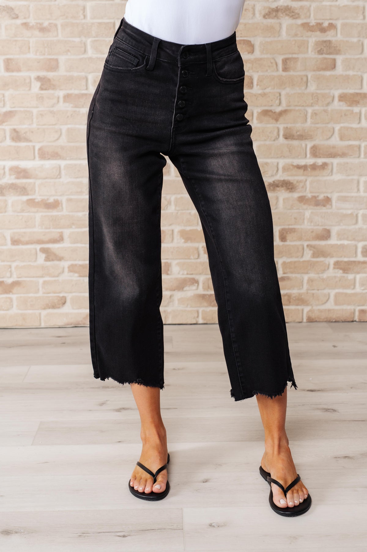 Judy Blue | Ryan High Rise Button Fly Wide Leg Crop Jeans