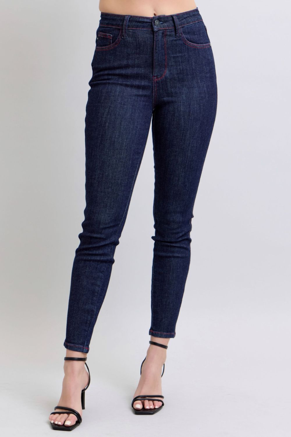 Judy Blue | Heart Shaped Back Pockets Skinny Jeans