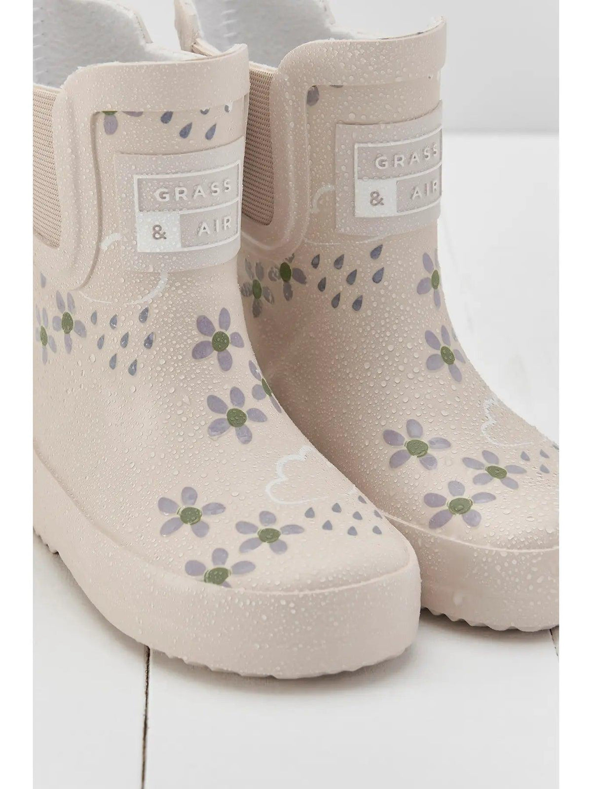 Pampas Cream Floral Short Colour-Changing Kids Rainboots - becauseofadi