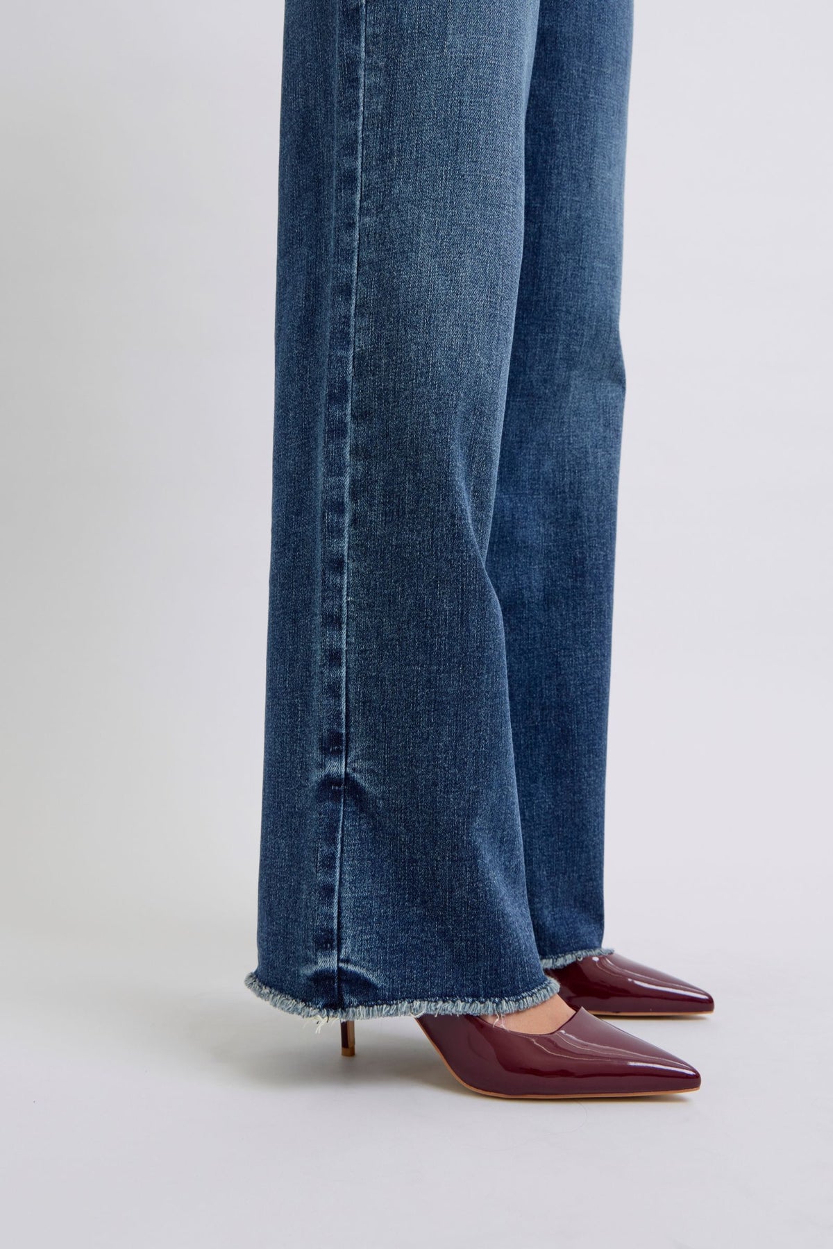 Judy Blue | Raw Hem Mid Rise Jeans