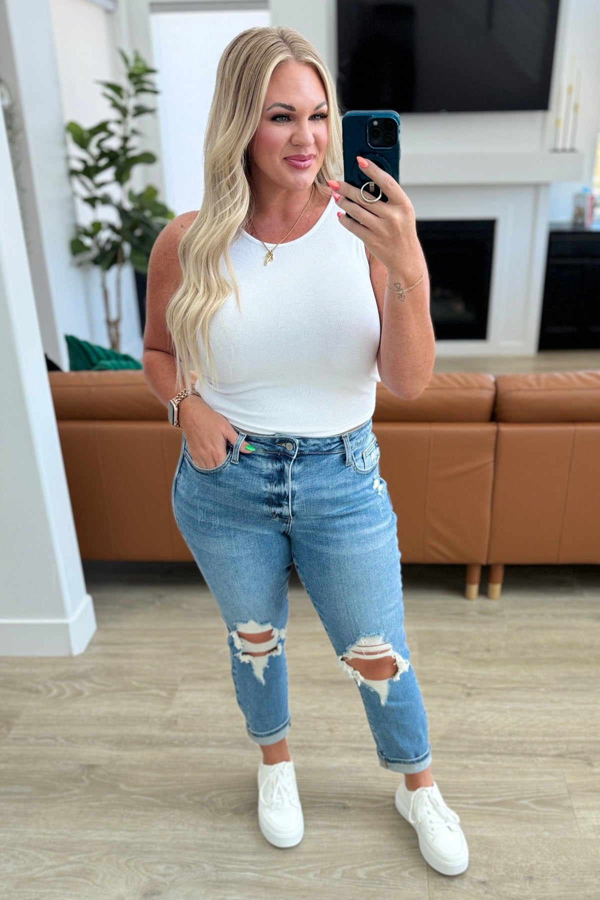 Judy Blue | Frankie High Waist Distressed Boyfriend Jeans - becauseofadi