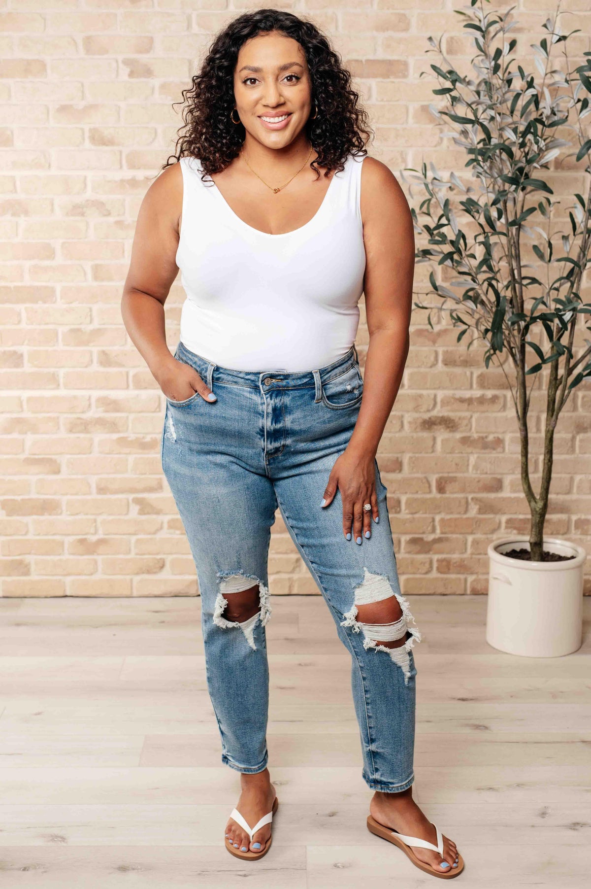 Judy Blue | Frankie High Waist Distressed Boyfriend Jeans - becauseofadi