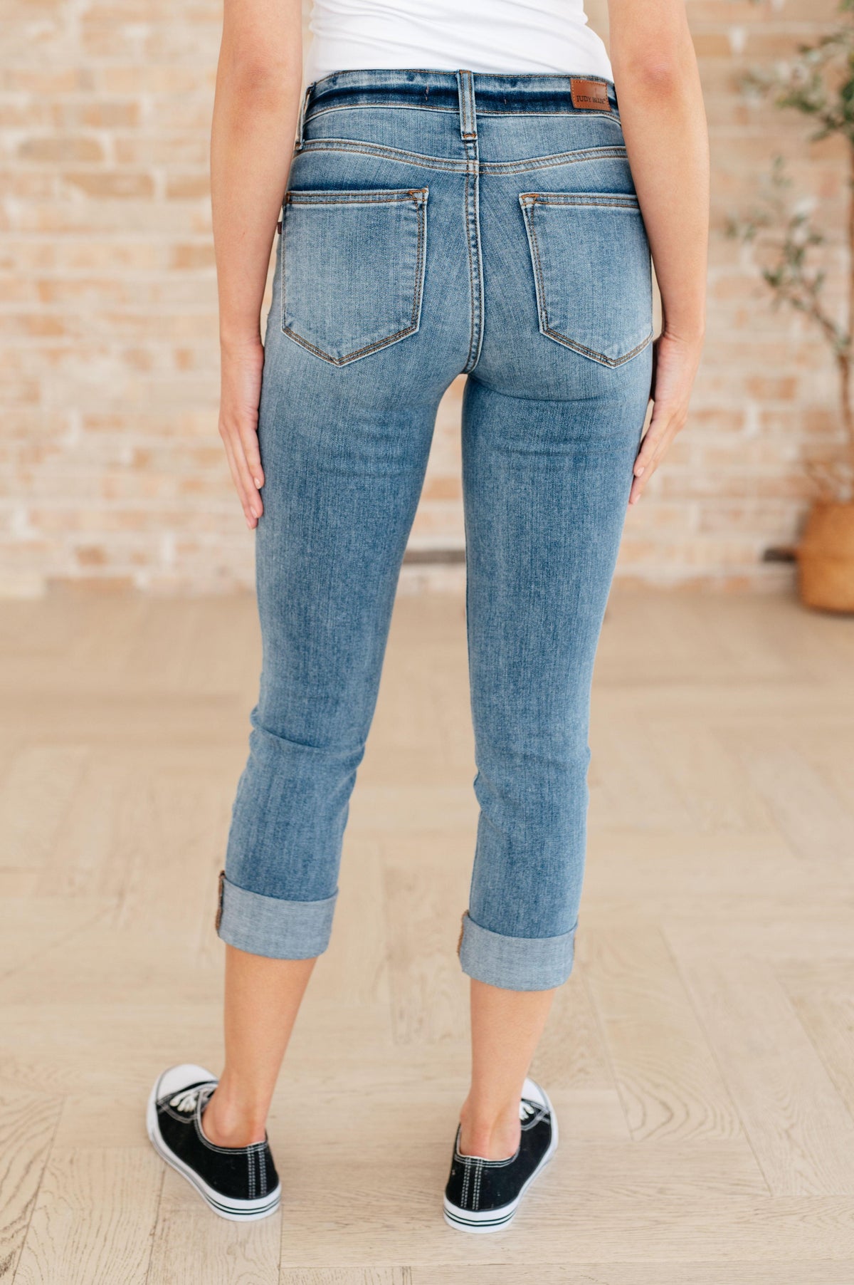 Judy Blue | Laura Mid Rise Cuffed Skinny Capri Jeans - becauseofadi