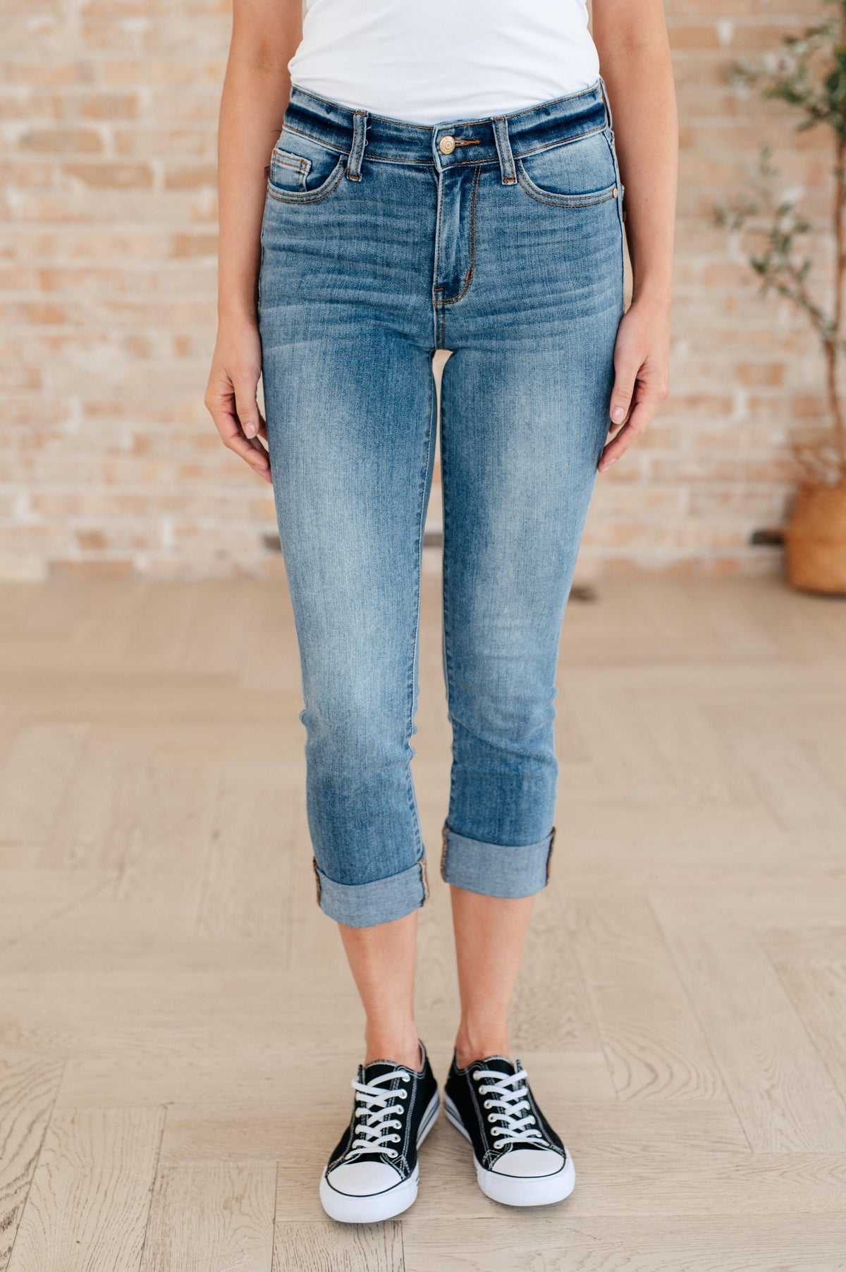 Judy Blue | Laura Mid Rise Cuffed Skinny Capri Jeans - becauseofadi