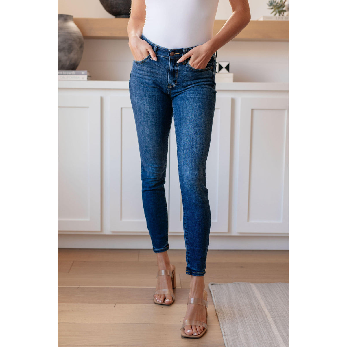 Judy Blue | Maxine Mid-Rise Skinny Jeans - becauseofadi