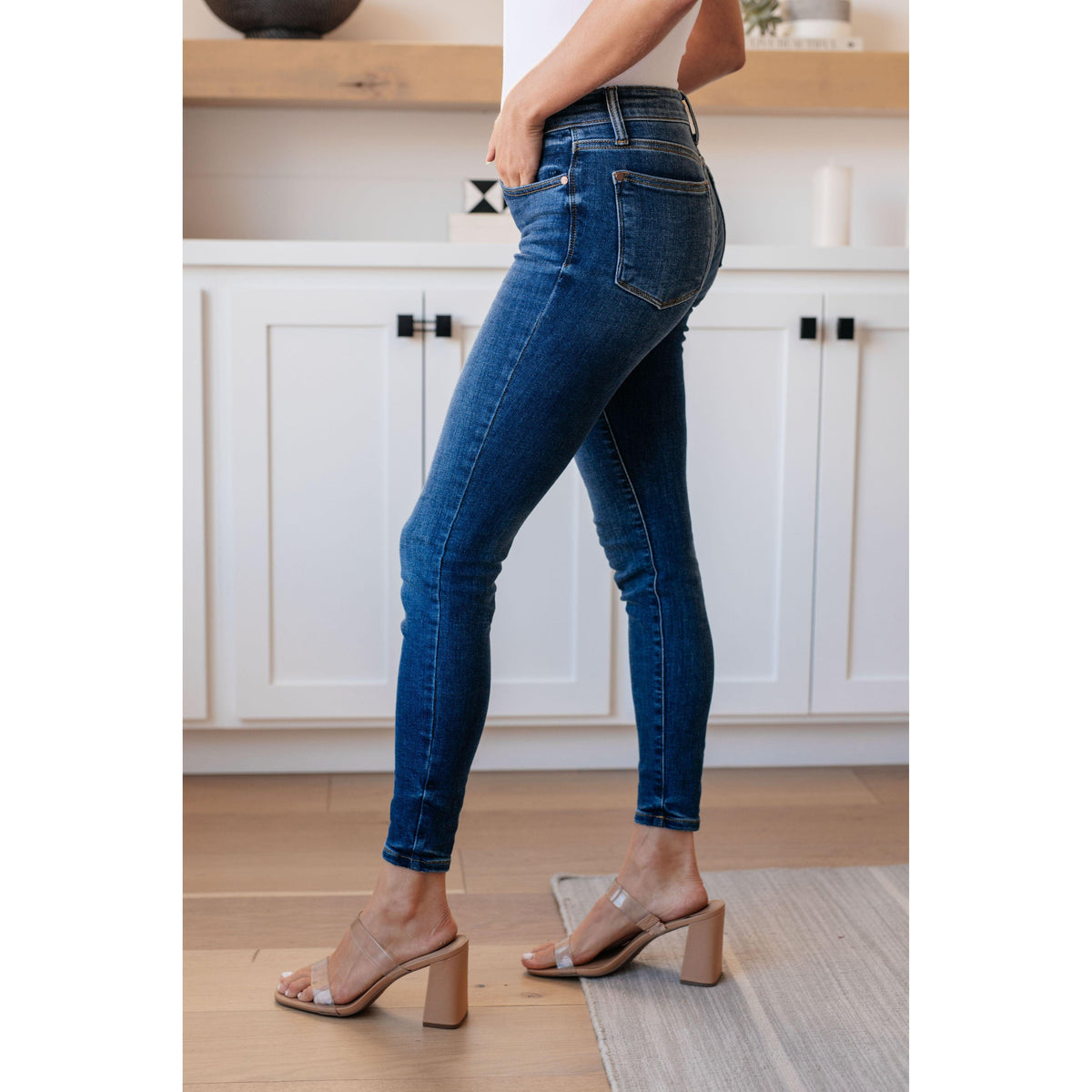 Judy Blue | Maxine Mid-Rise Skinny Jeans - becauseofadi