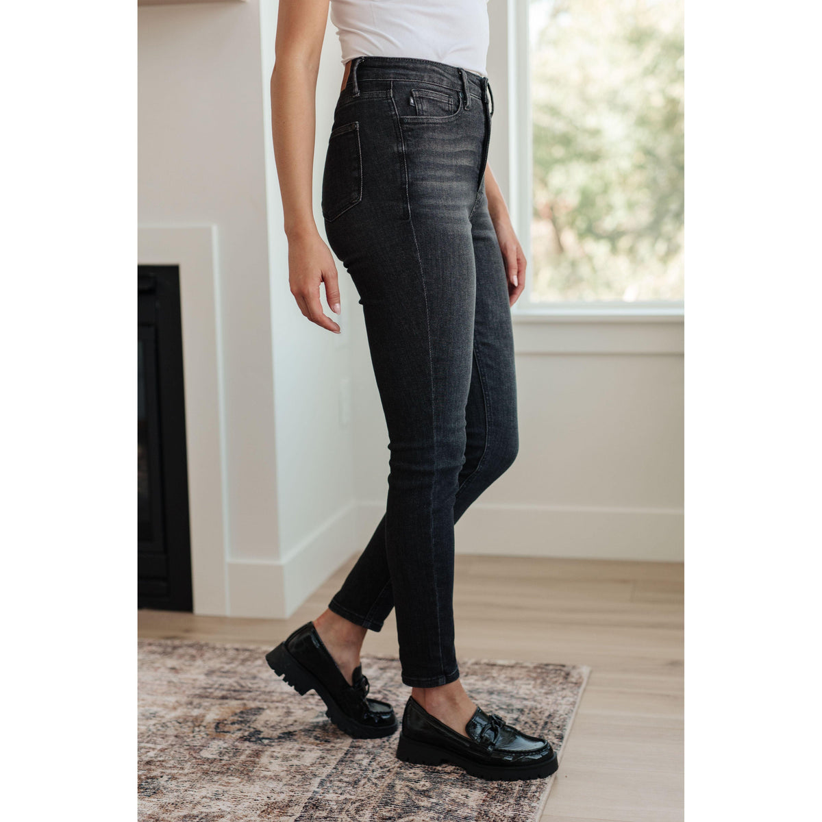 Judy Blue | Octavia High Rise Control Top Skinny Jeans in Washed Black - becauseofadi