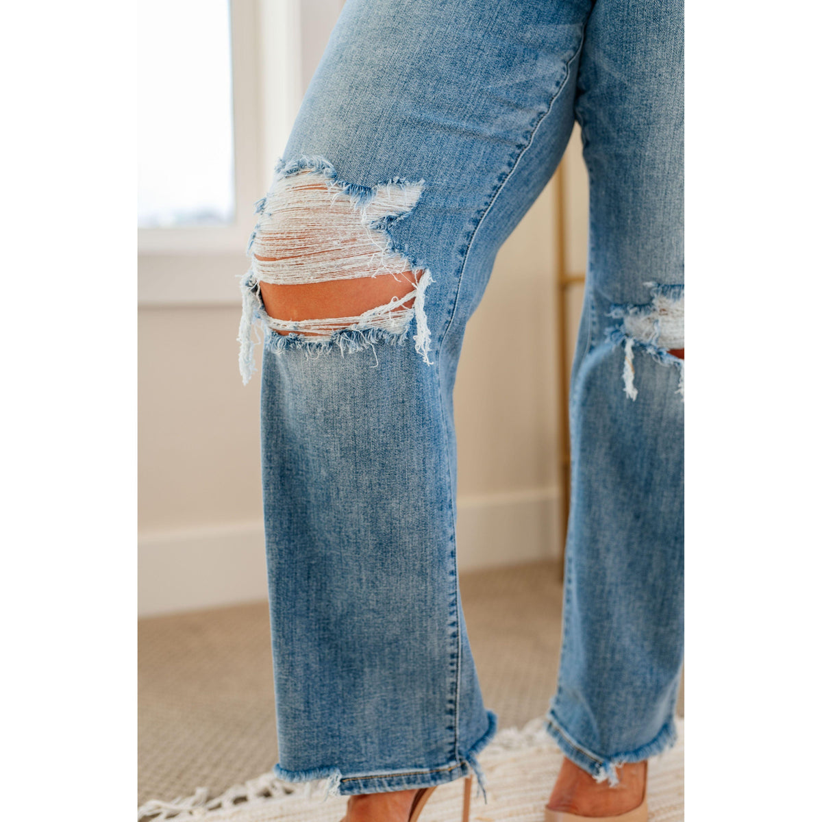 Judy Blue | Rose High Rise 90's Straight Jeans in Light Wash - becauseofadi