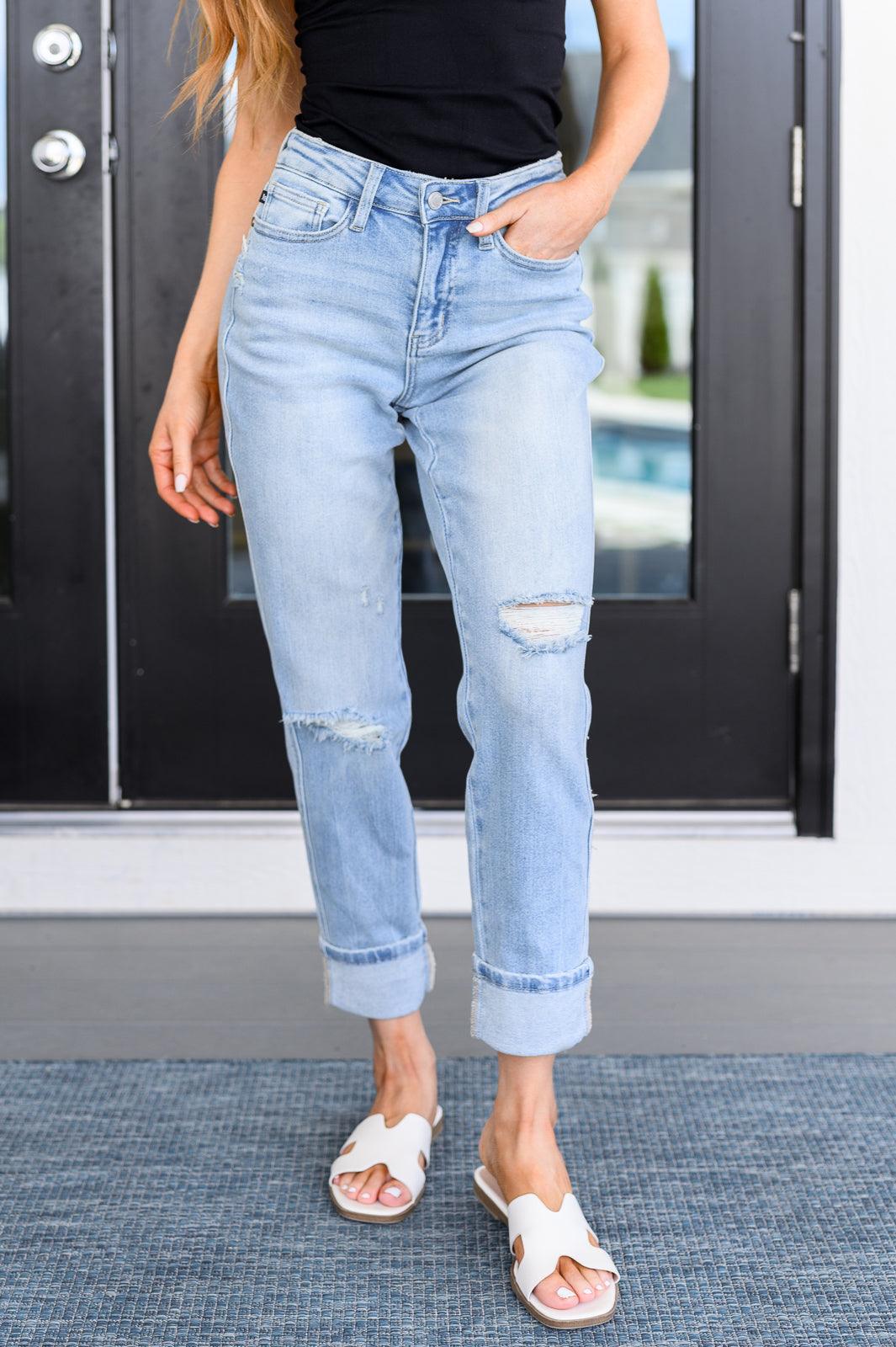 Judy Blue | Sam Mid Rise Star Pocket Boyfriend Jeans - becauseofadi