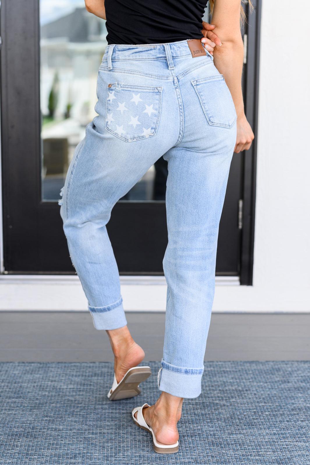 Judy Blue | Sam Mid Rise Star Pocket Boyfriend Jeans - becauseofadi