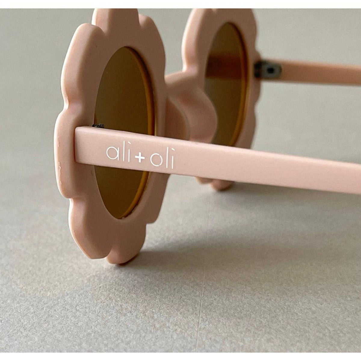 Ali + Oli | Kids Flower Power Sunglasses | Pink - becauseofadi